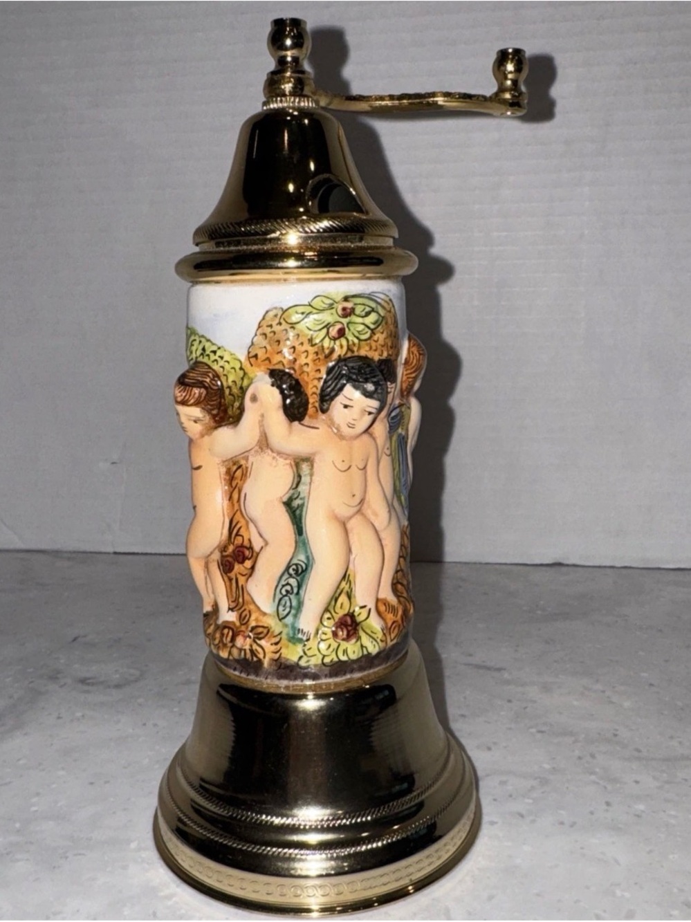 VINTAGE CAPODIMONTE  FIGURAL NUDE CERAMIC  SPICE GRINDER MUSICAL  Dr Zhivago!!!